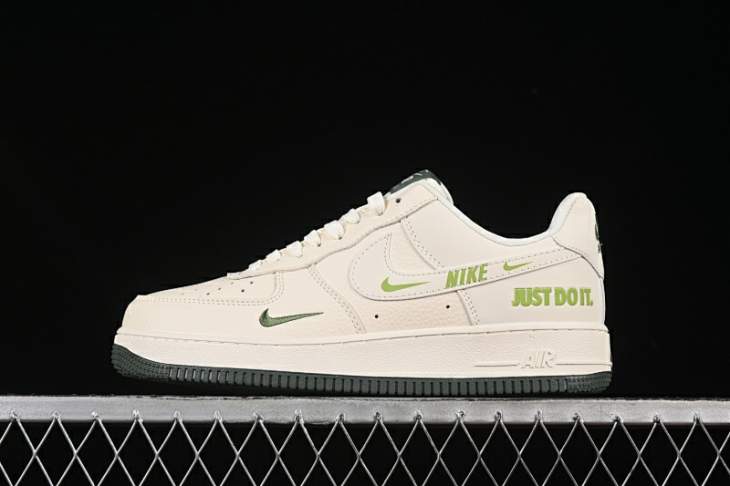Picture of Air Force 1 _SKUfw19954363273544602fw